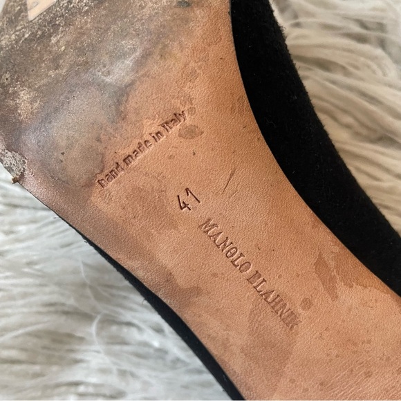 Manolo Blahnik Black Suede Multicolor Embroidered Accent Pointed Toe Pump EUC 41 - Picture 8 of 9